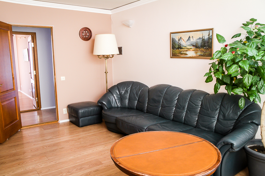 Apartamento en alquiler junto al parque central de Chisinau: 4 habitaciones, 3 dormitorios, 90 m²